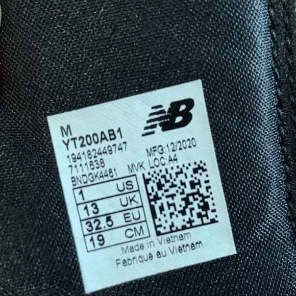 New balance slides slip on sandals childs size 1 shoes - Picture 4 of 4